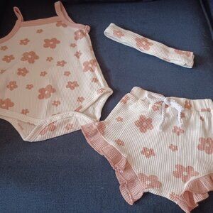 NEW Baby Girl 2pc Set - Size 3-6 M